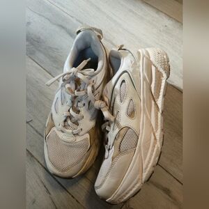 Hoka Cream and White Sneakers Size 7